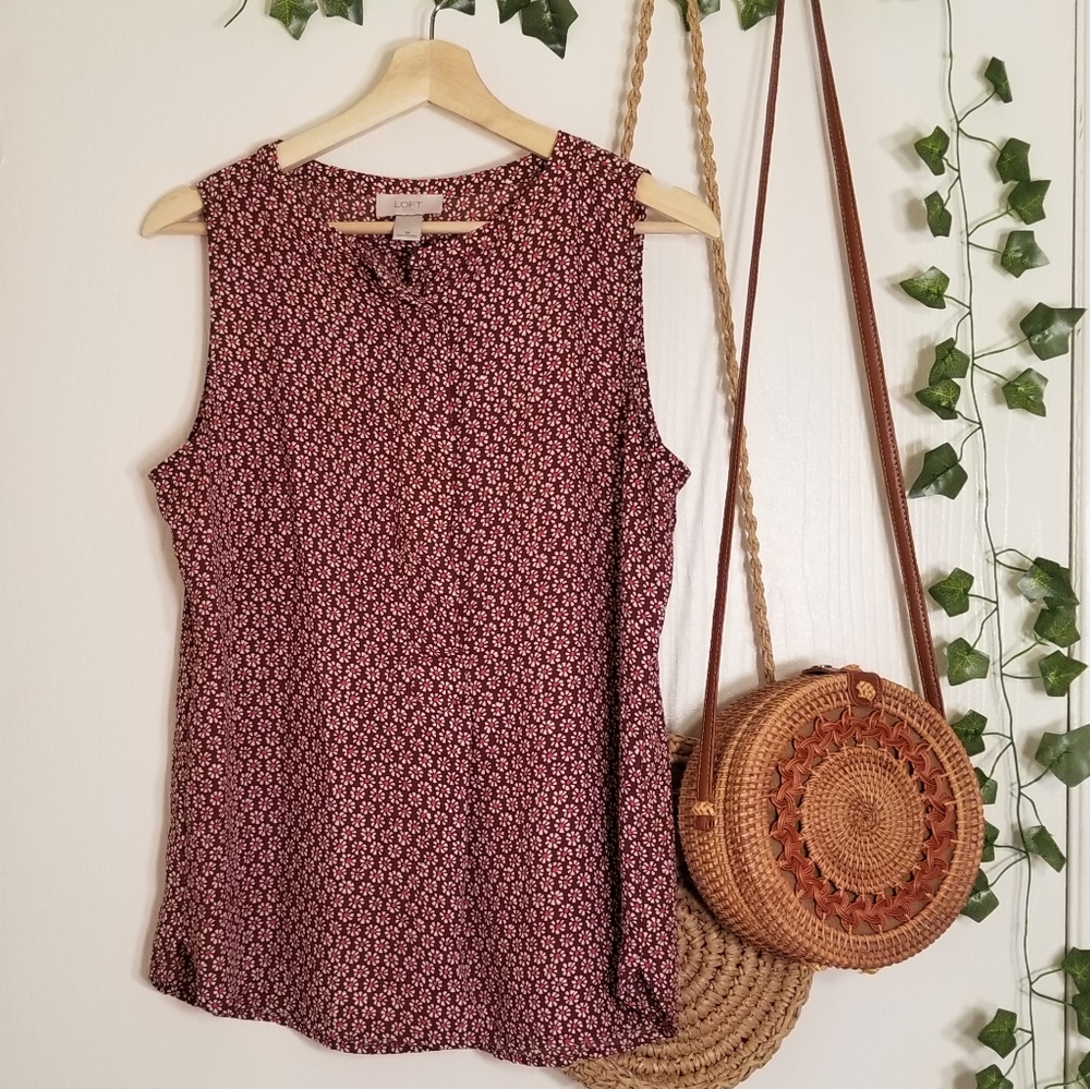 Sleeveless loft top